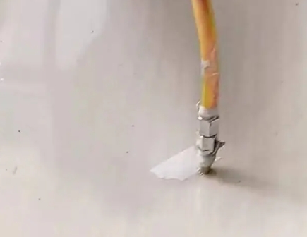 霞浦瓷砖空鼓维修公司专业解答在瓷砖铺贴过程中，如果使用的砂料过粗（如全部使用了粗砂），可能会导致以下问题